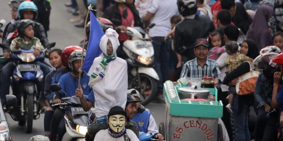 Hii.. Pocong Gentayangan di Laga Pembuka Liga 1!